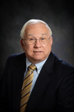 Robert "Bob" Dailey, professor 